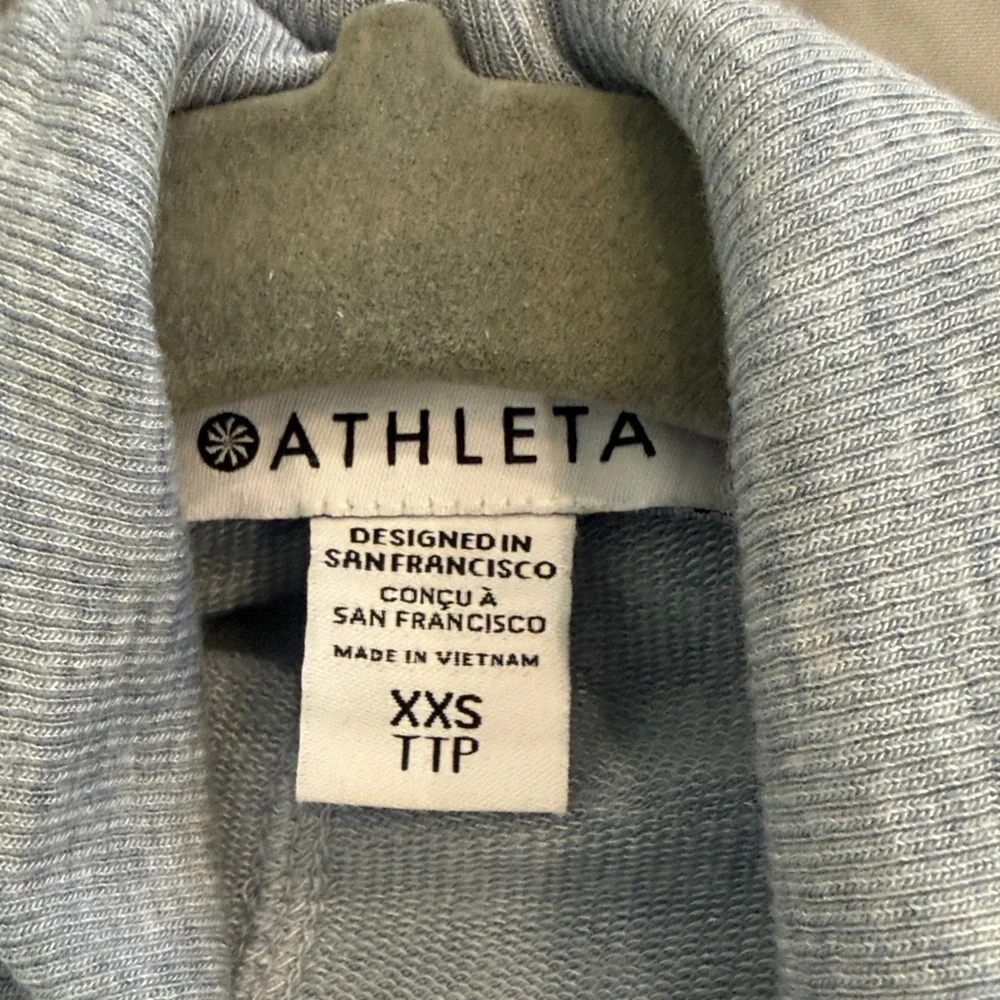 Athleta Pranayama restore wrap